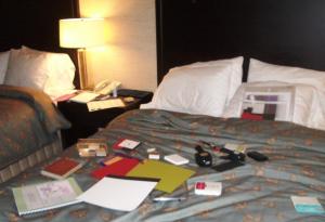 hotel_bed